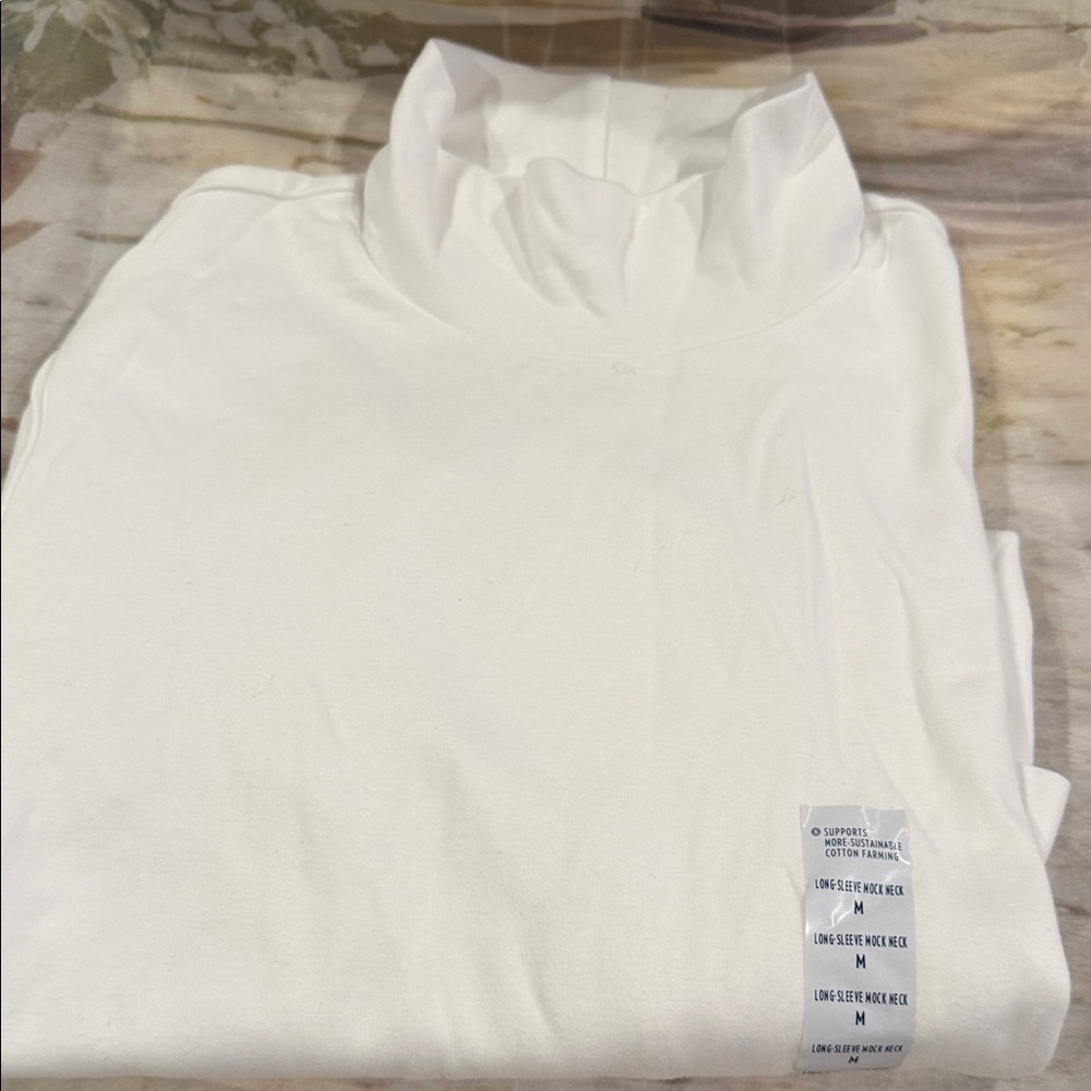 Women's Croft & Barrow Essential Long-Sleeve
Mockneck Top